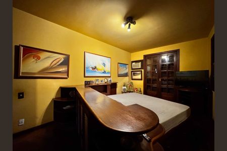 Casa à venda com 850m², 5 quartos e 7 vagasSuíte 2