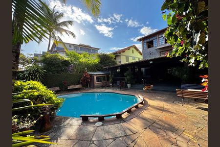 Casa à venda com 850m², 5 quartos e 7 vagasÁrea externa