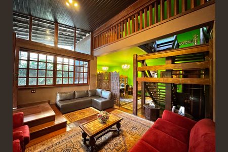 Casa à venda com 850m², 5 quartos e 7 vagasSala