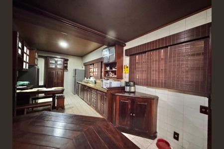 Casa à venda com 850m², 5 quartos e 7 vagasCozinha