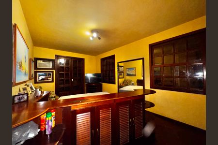 Casa à venda com 850m², 5 quartos e 7 vagasSuíte 2