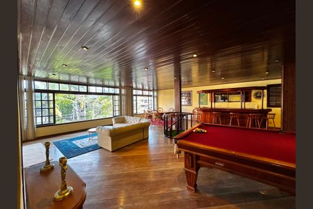 Casa à venda com 850m², 5 quartos e 7 vagasSalão Terceiro Andar