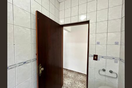 Casa à venda com 186m², 3 quartos e 2 vagasBanheiro 1