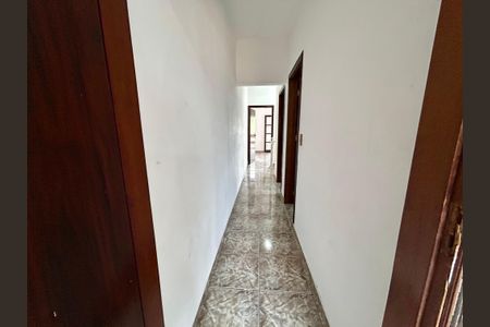 Casa à venda com 186m², 3 quartos e 2 vagasCorredor 
