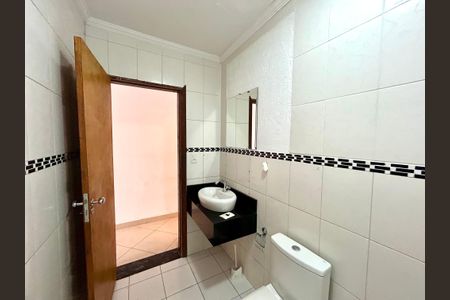 Casa à venda com 186m², 3 quartos e 2 vagasBanheiro 2