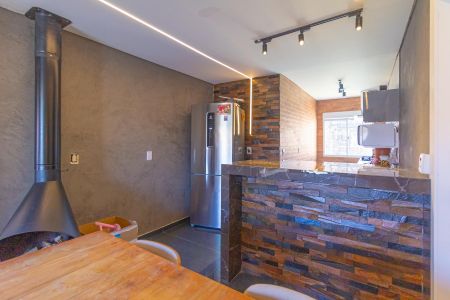 Casa à venda com 210m², 3 quartos e 2 vagas Casa à venda com 210m², 3 quartos e 2 vagasSala