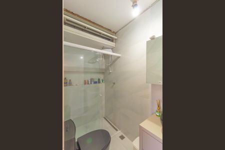 Casa à venda com 210m², 3 quartos e 2 vagas Casa à venda com 210m², 3 quartos e 2 vagasBanheiro da Suíte