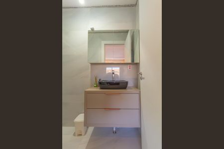 Casa à venda com 210m², 3 quartos e 2 vagas Casa à venda com 210m², 3 quartos e 2 vagasBanheiro da Suíte