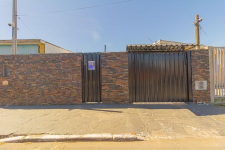 Casa à venda com 210m², 3 quartos e 2 vagas Casa à venda com 210m², 3 quartos e 2 vagasFachada/vista da Rua