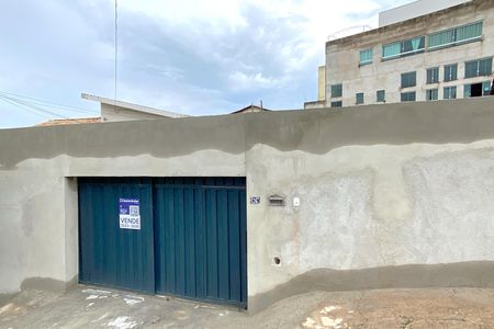Casa à venda com 360m², 4 quartos e 2 vagasFac