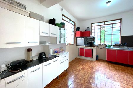 Casa à venda com 360m², 4 quartos e 2 vagasCozinha