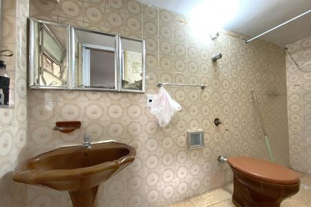 Casa à venda com 360m², 4 quartos e 2 vagasBarracão inferior