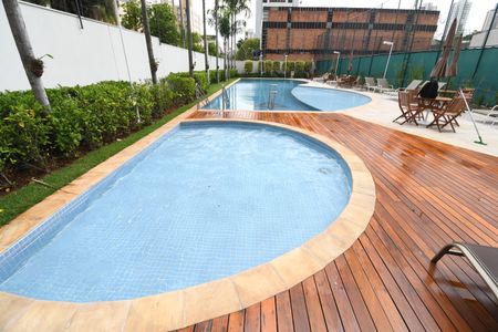 Apartamento à venda com 82m², 2 quartos e 2 vagasÁrea comum - Piscina