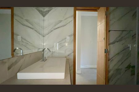 Apartamento para alugar com 98m², 2 quartos e sem vagaBanheiro