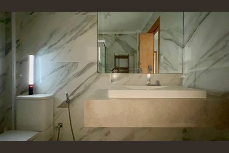 Apartamento para alugar com 98m², 2 quartos e sem vagaBanheiro