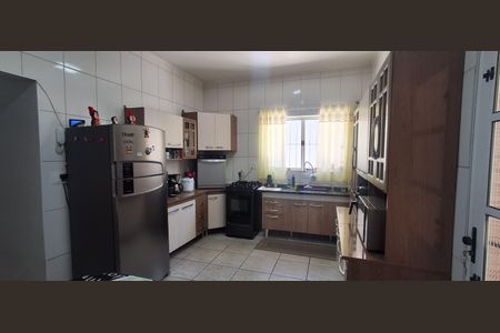 Casa à venda com 225m², 3 quartos e 6 vagasCozinha