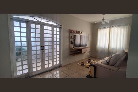 Sala de casa à venda com 3 quartos, 225m² em Rudge Ramos, São Bernardo do Campo