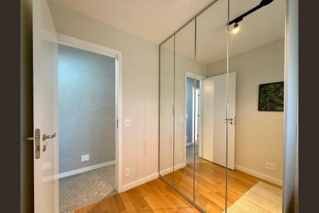 Apartamento à venda com 94m², 3 quartos e 2 vagasQuarto 2