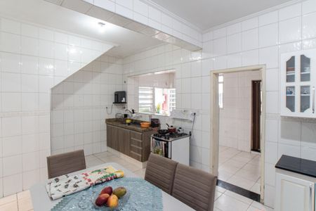 Casa à venda com 200m², 4 quartos e 3 vagas Casa à venda com 200m², 4 quartos e 3 vagasCozinha