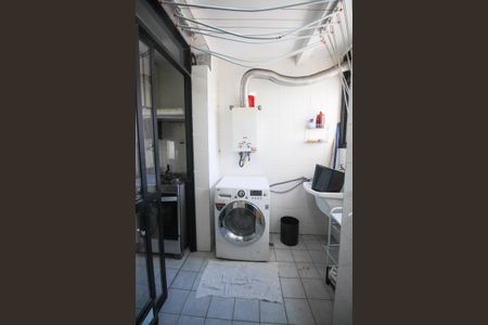 Apartamento para alugar com 74m², 2 quartos e 1 vagaÁrea de Serviço