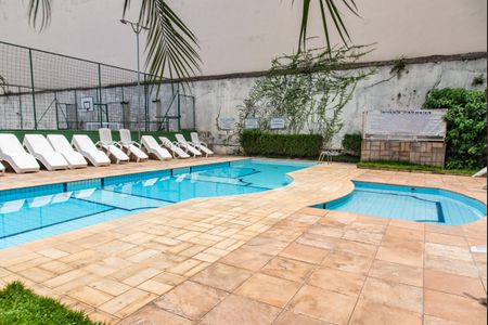 Apartamento para alugar com 47m², 2 quartos e 1 vaga Apartamento para alugar com 47m², 2 quartos e 1 vagaÁrea comum - Piscina