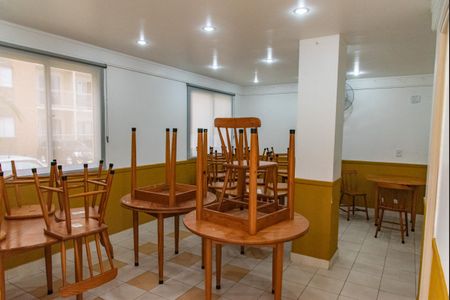 Apartamento para alugar com 47m², 2 quartos e 1 vaga Apartamento para alugar com 47m², 2 quartos e 1 vagaÁrea comum - Salão de festas