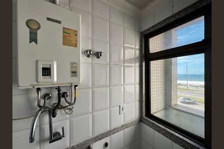 Apartamento à venda com 247m², 4 quartos e 3 vagasCozinha e Área de Serviço