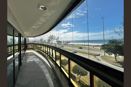 Apartamento à venda com 247m², 4 quartos e 3 vagasVaranda