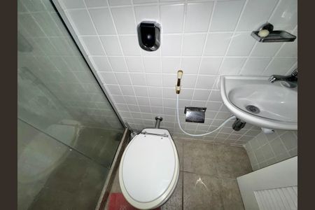 Apartamento à venda com 247m², 4 quartos e 3 vagasCozinha e Área de Serviço - Banheiro