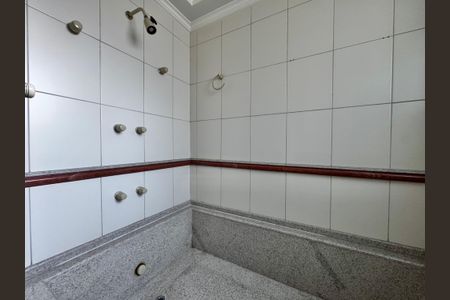 Apartamento à venda com 247m², 4 quartos e 3 vagasSuíte 1 - Banheiro