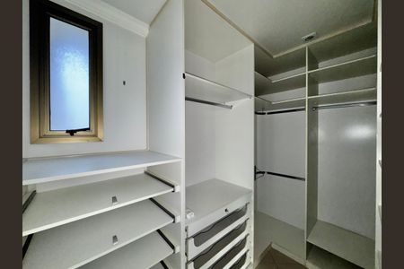 Apartamento à venda com 247m², 4 quartos e 3 vagasSuíte 1 - Closet
