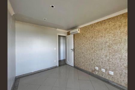 Apartamento à venda com 247m², 4 quartos e 3 vagasQuarto 2