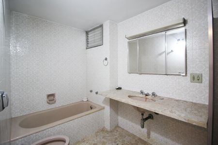 Apartamento à venda com 103m², 3 quartos e 1 vaga Apartamento à venda com 103m², 3 quartos e 1 vagaBanheiro Social