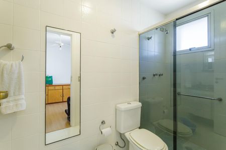 Apartamento à venda com 270m², 4 quartos e 3 vagasBanheiro da Suíte 1