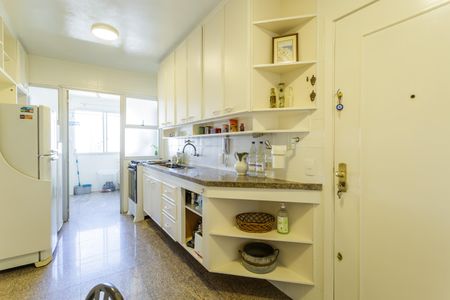 Apartamento à venda com 270m², 4 quartos e 3 vagasCozinha