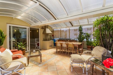 Apartamento à venda com 270m², 4 quartos e 3 vagasCobertura