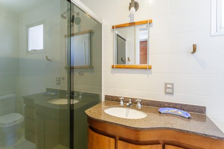 Apartamento à venda com 270m², 4 quartos e 3 vagasBanheiro da Suíte 2