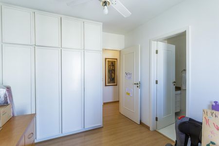 Apartamento à venda com 270m², 4 quartos e 3 vagasSuíte 1