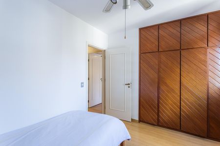 Apartamento à venda com 270m², 4 quartos e 3 vagasSuíte 2