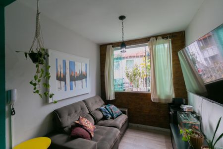 Casa à venda com 3 quartos, 70m² em Santa Rosa, Belo Horizonte