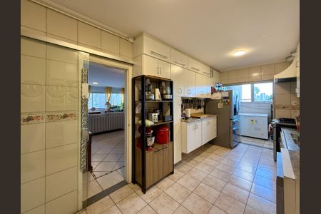 Apartamento à venda com 154m², 4 quartos e 1 vagaCozinha 