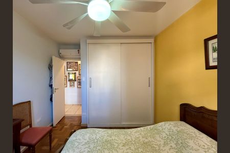 Apartamento à venda com 154m², 4 quartos e 1 vagaQuarto 2