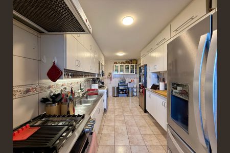 Apartamento à venda com 154m², 4 quartos e 1 vagaCozinha 