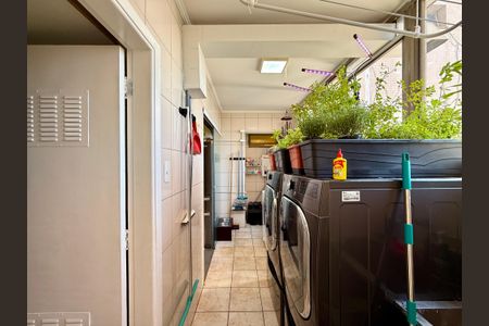 Apartamento à venda com 154m², 4 quartos e 1 vagaÁrea de Serviço