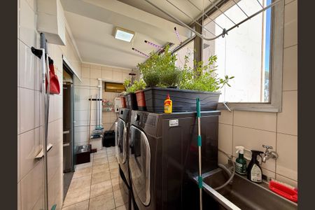 Apartamento à venda com 154m², 4 quartos e 1 vagaÁrea de Serviço