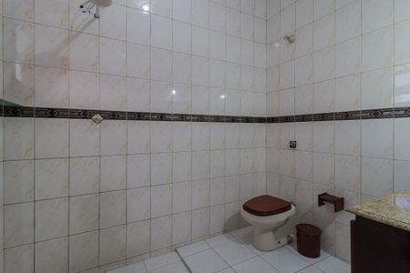 Casa para alugar com 288m², 3 quartos e 5 vagasBanheiro da Suíte 2