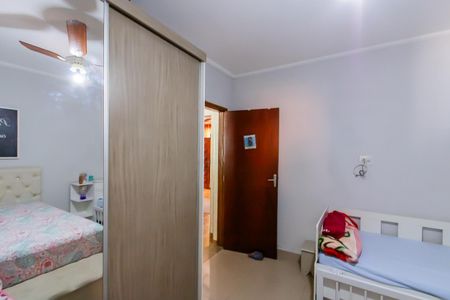 Casa à venda com 200m², 4 quartos e 4 vagas Casa à venda com 200m², 4 quartos e 4 vagasQuarto 1