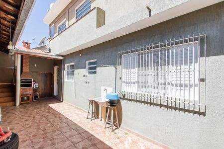 Casa à venda com 200m², 4 quartos e 4 vagas Casa à venda com 200m², 4 quartos e 4 vagasQuintal