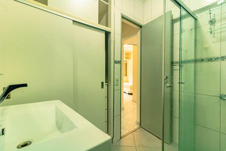 Apartamento à venda com 73m², 2 quartos e 2 vagasBanheiro Social