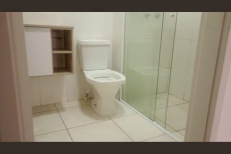 Apartamento à venda com 46m², 2 quartos e 1 vaga Apartamento à venda com 46m², 2 quartos e 1 vagaBanheiro